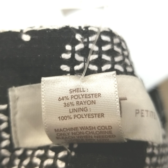 *NWT* LOFT Black & White Lined Skirt, size 10P - Picture 7 of 7